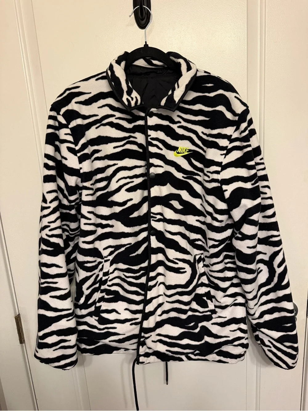 Nike City Edition Reversible Zebra Fleece Jacket CV7120-010 Men Size Large